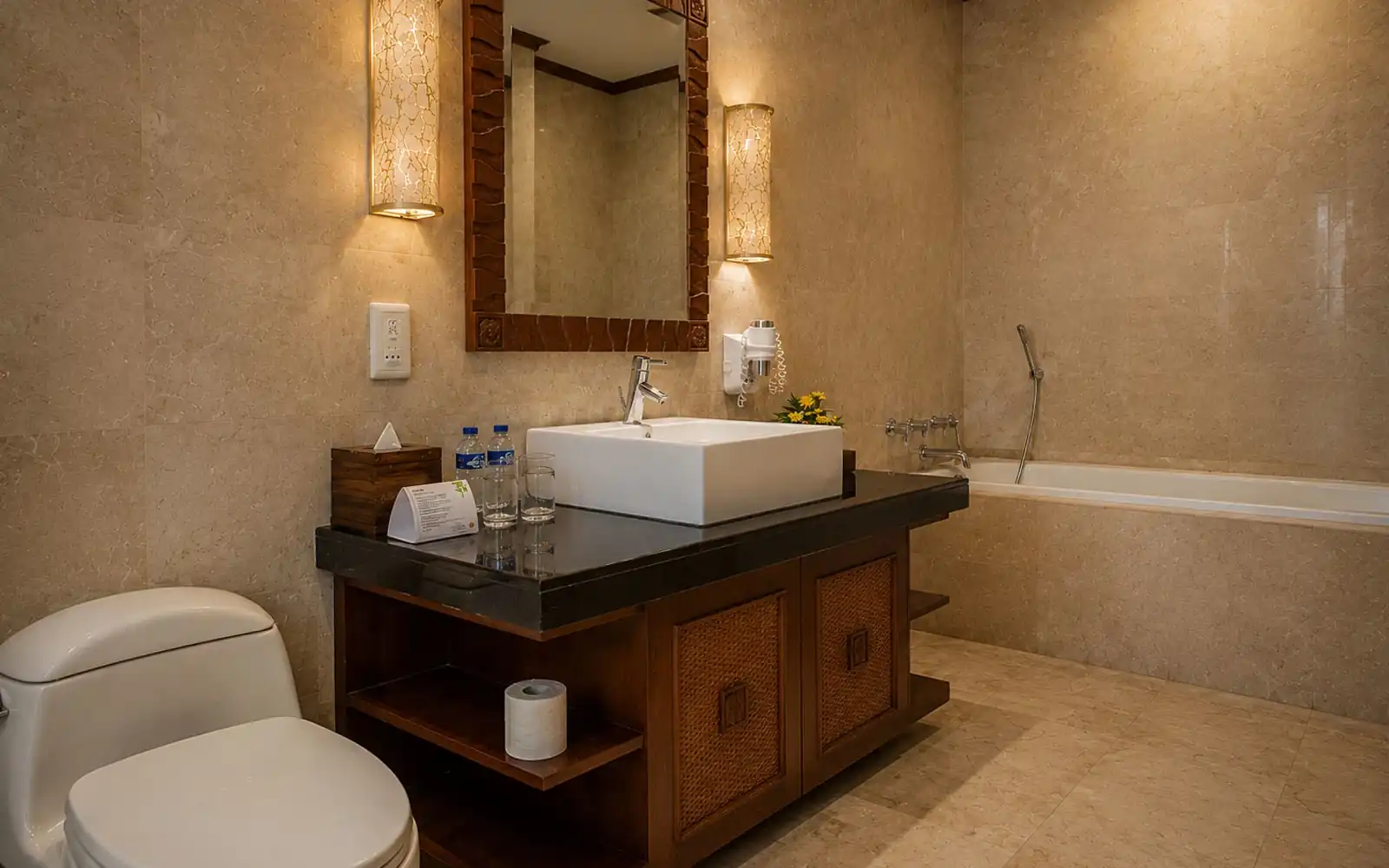 Deluxe Garden Room Bathtub Bathroom