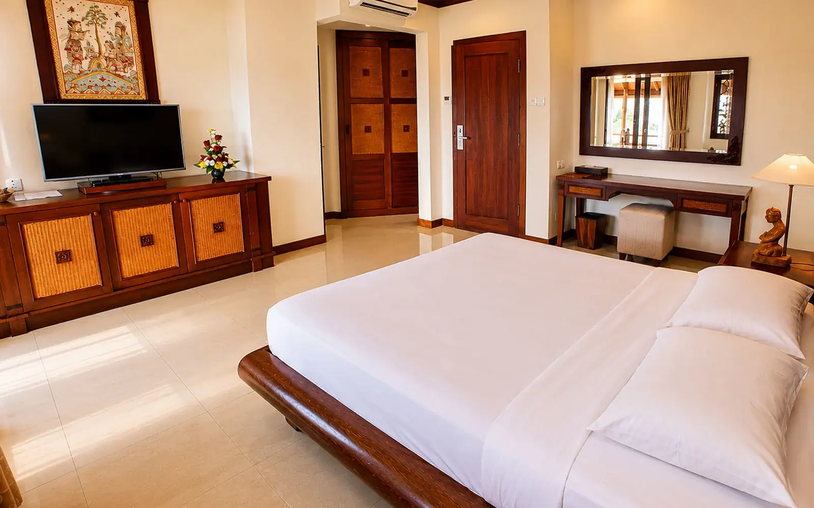 Deluxe Seaview Room Bedroom